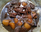 Foto langkah ke 6 dari resep Semur daging + kentang betawi.