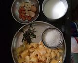 A picture of step 2 of Pineapple-healthy-juice.