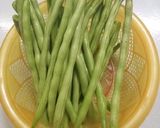 Hình bước làm 3 của món Đậu cô - ve xào thịt nạc