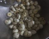A picture of step 3 of Masala makhana.