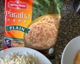 Hình bước làm 2 của món Bánh Paratha Trứng Và Phô Mai