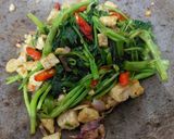 Foto langkah ke 4 dari resep Tumis kangkung.