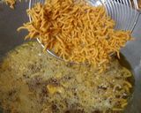A picture of step 7 of Spicy sev.