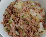 A picture of step 8 of Round cabbage with ham and onion.