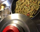 Foto del passaggio 1 della ricetta Foglie di ulivo pugliesi con sugo di ricciola