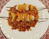 Foto del paso 10 de la receta: Falsas migas de cuscús con verdura su chorizo y brochetas de langostinos con piña