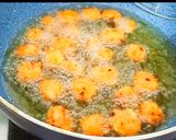 सूजी बटन(Suji button recipe in hindi) रेसिपी चरण 5 फोटो