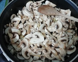 Foto del paso 2 de la receta: Pechugas de pollo en salsa de champiñones c/Pedro Ximénez blanco