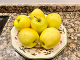 “Pastel pudín” con manzana (“Pudding cake with apples”),