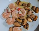 Foto del paso 2 de la receta: Fideos negros con frutos de mar