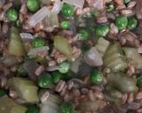 A picture of step 5 of Wild garlic and pea spelt risotto - vegan.