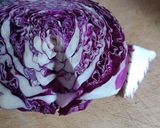 Foto del paso 1 de la receta: Ensalada de repollo morado y repollo blanco