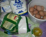 Foto langkah ke 1 dari resep Bolu kukus simple.