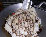 Foto langkah ke 7 dari resep Nasi goreng sisa smalam#berburuclemekemas#resolusi2019.