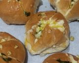 Foto langkah ke 5 dari resep Garlic Cheese Bread.