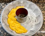 Foto del paso 8 de la receta: Bizcocho de batata, coco y dulce de leche
