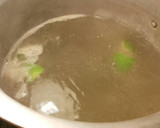 Foto del paso 4 de la receta: Púlpitos salteados en salsa de ajo, pereji y lima
