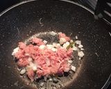 รูปขั้นตอนการทำที่ 2 ของ แหนมผัดไข่สำหรับเด็ก (6+)