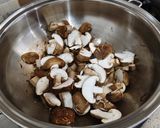 Foto langkah ke 2 dari resep One Pot Mushroom Pasta.