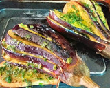 Foto del paso 4 de la receta: Berenjenas al horno en abanico con majado y glaseado Urrutia