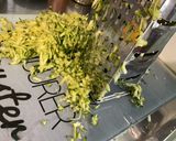 Une image de l'étape 2 de Gâteau salé aux courgettes, poivrons jaunes, chorizo et mozzarella.