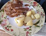 Foto del paso 7 de la receta: Lomo de cerdo al horno con guarnición de patatas salteadas