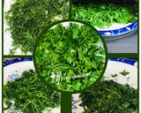 A picture of step 1 of Homemade dried parsley leaves in microwave.