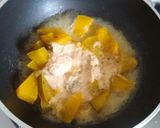 A picture of step 4 of Pumpkin erissery.