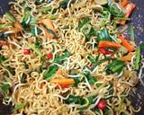 Foto langkah ke 5 dari resep 38. Mie Goreng Ekomie Sayur.