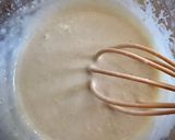 Foto del paso 2 de la receta Pastel de leche con manzana (en sartén)