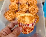Foto langkah ke 9 dari resep Bolu Hongkong Topping Keju.