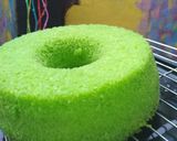 Foto langkah ke 4 dari resep Bolu pandan kukus lembut.
