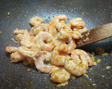 Foto del paso 3 de la receta: Espinacas con langostinos