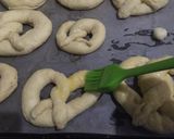 Foto langkah ke 7 dari resep Homemade Soft Pretzel (Mirip auntie Anne lho).