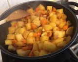 Une image de l'étape 10 de Pommes de terre et carottes sautées marinées.
