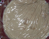 Foto del paso 8 de la receta: Tarta con mousseline de chocolate y ganache acompañada de helado