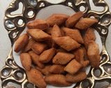 खुसखुशीत शंकरपाळी (shankarpali recipe in marathi) रेसिपी स्टेप 7 फोटो 