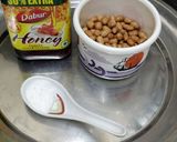 A picture of step 1 of Homemade Peanut Butter.