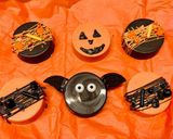A picture of step 5 of Halloween Chocolate Covered Oreos.