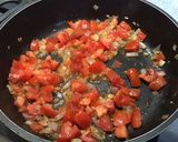 Une image de l'étape 8 de Pavés de saumon aux tomates, oignon de roscoff et jus citronné.