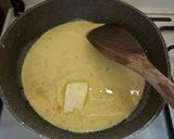 Foto langkah ke 3 dari resep Cheesy Tortilla Breakfast.