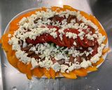 Une image de l'étape 11 de Salade de tomates tricolores aux oignons nouveaux et fromage frais.