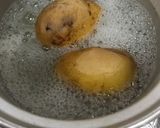 صورة لخطوة 1 من وصفة البطاطا المسلوقة 🥔