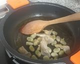 Foto del paso 2 de la receta: Arroz con Alcachofas y Habas