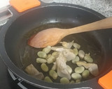 Foto del paso 2 de la receta: Arroz con Alcachofas y Habas