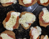 Foto del paso 2 de la receta: Milanesa peceto napolitana con papas fritas