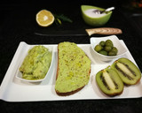 Foto del paso 3 de la receta: Paté de aguacate con queso fresco 0% y jamón curado