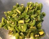 Une image de l'étape 4 de Compote de cerises et kiwis.