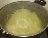 A picture of step 3 of Spaghetti with Chicken and Cream.