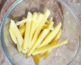 A picture of step 1 of Fries pakora.